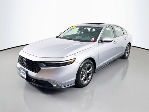 Certified 2023 Honda Accord EX image 3