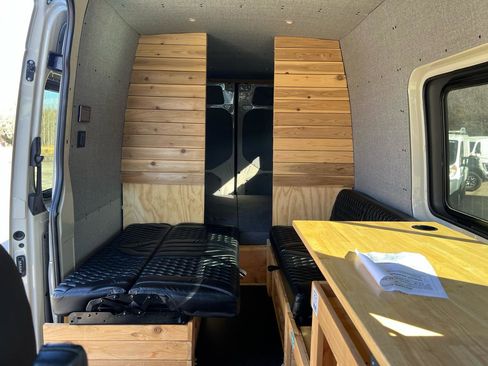 Used 2022 Mercedes-Benz Sprinter 2500 image 11