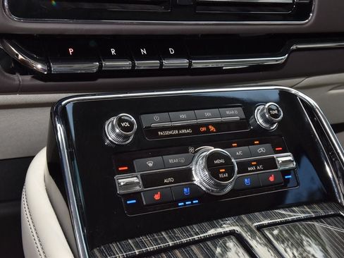 Used 2024 Lincoln Navigator Black Label AWD/4WD image 31