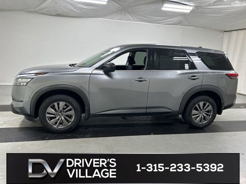 Used 2023 Nissan Pathfinder S AWD/4WD image 6