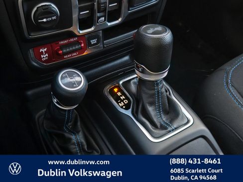 Used 2023 Jeep Wrangler Unlimited Rubicon 4xe AWD/4WD image 19