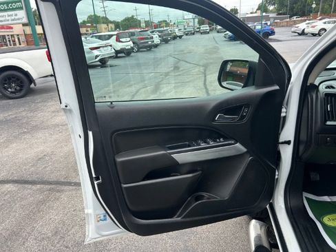 Used 2020 Chevrolet Colorado LT w/ Colorado RST Special Edition AWD/4WD image 15
