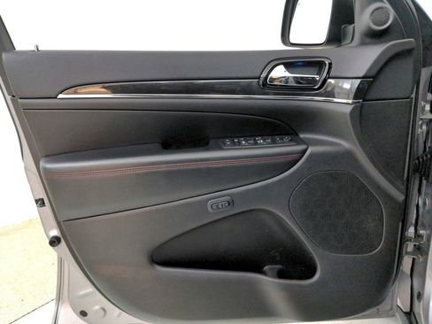 Used 2019 Jeep Grand Cherokee Trailhawk AWD/4WD image 36