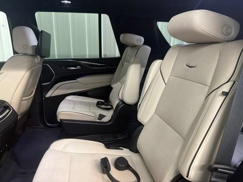Used 2021 Cadillac Escalade Sport w/ LPO, Illumination Package RWD image 15