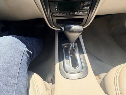 Used 1998 Lincoln Continental FWD image 7