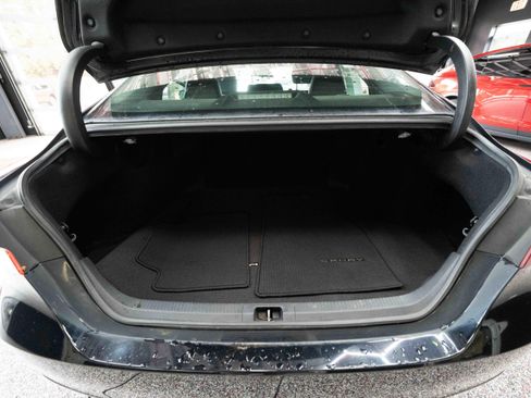 Used 2020 Toyota Camry SE w/ Carpet Mat Package image 27