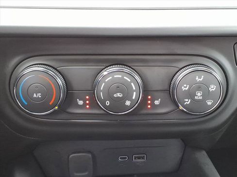 Certified 2025 Chevrolet Trax LS w/ LS Convenience Package image 21