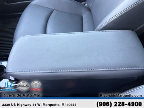 Used 2022 Toyota Prius XLE AWD/4WD image 20
