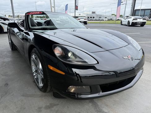 Used 2006 Chevrolet Corvette Convertible w/ 3LT w/ Preferred Equipment Group RWD image 4