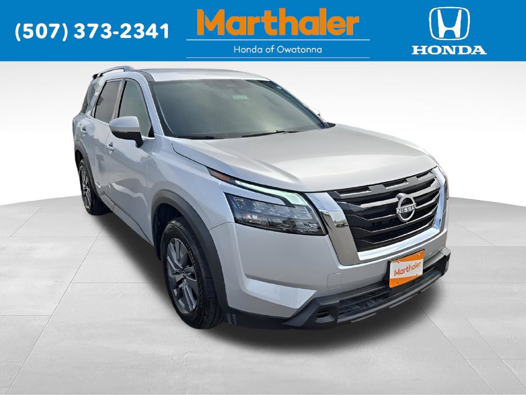Used 2025 Nissan Pathfinder SV FWD image 7