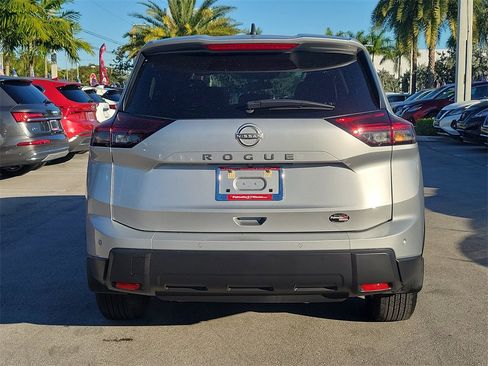 Certified 2025 Nissan Rogue S image 5