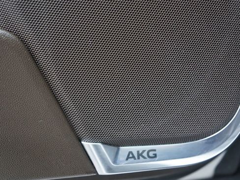 Used 2022 Cadillac Escalade Premium Luxury image 28