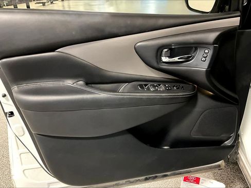 Used 2021 Nissan Murano SL w/ SL Moonroof Package image 17