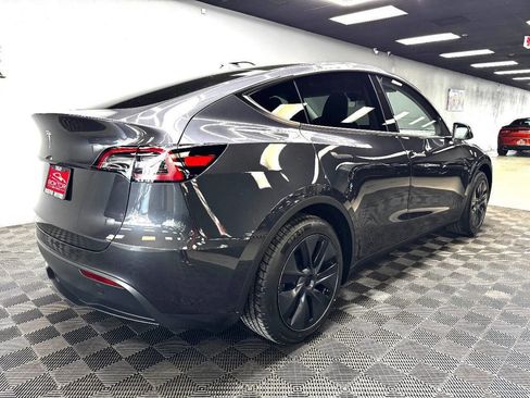 Used 2024 Tesla Model Y Long Range image 14