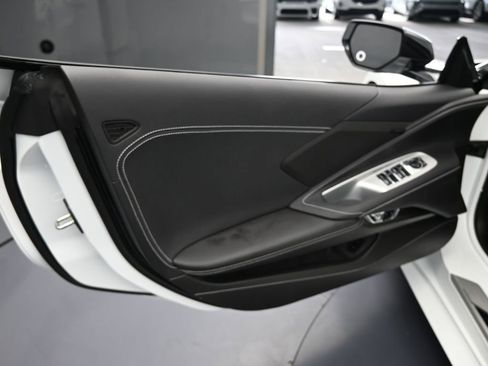 Used 2024 Chevrolet Corvette Stingray Convertible w/ Z51 Performance Package image 18