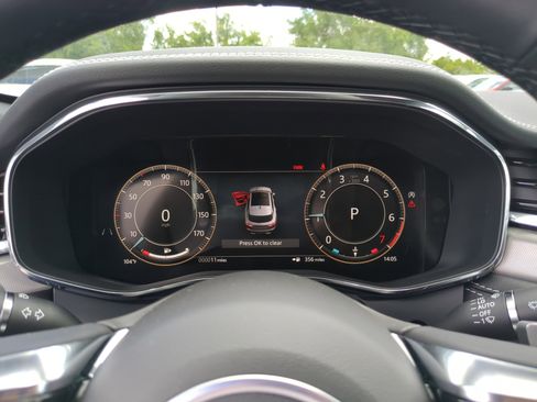 New 2026 Jaguar F-PACE R-Dynamic S image 32