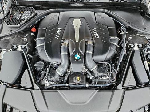 Used 2016 BMW 750i xDrive image 24