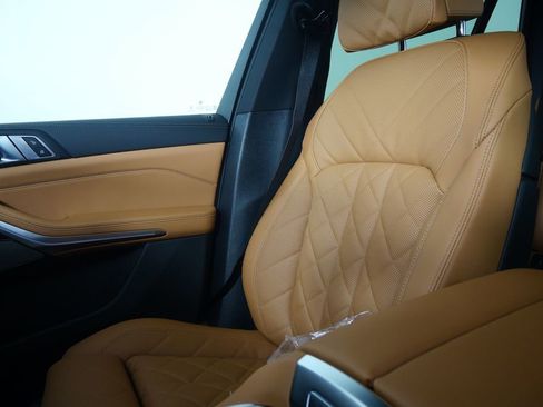 Certified 2026 BMW X5 xDrive50e w/ M Sport Package image 23