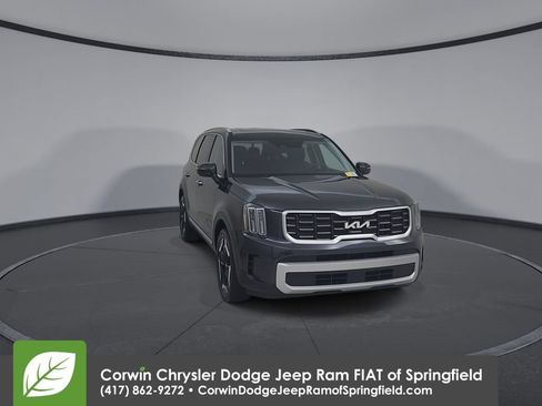 Used 2025 Kia Telluride S FWD image 4