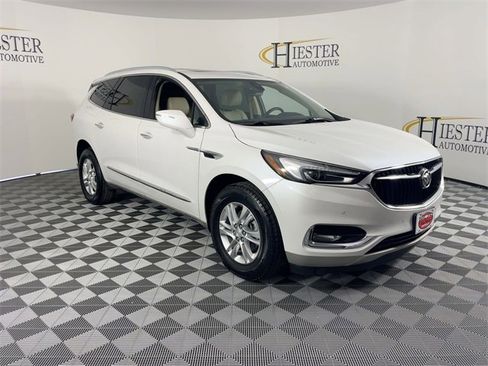 Used 2018 Buick Enclave Premium image 2