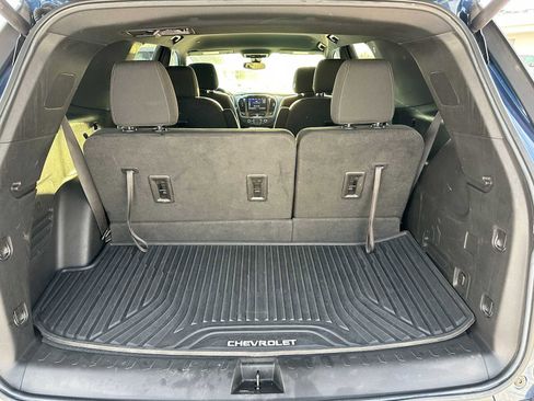 Used 2022 Chevrolet Traverse LT image 15