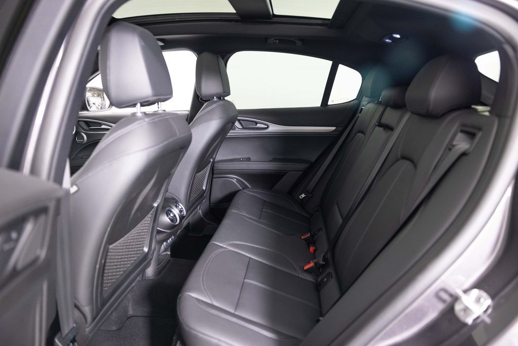 New 2026 Alfa Romeo Stelvio Sprint AWD/4WD image 31