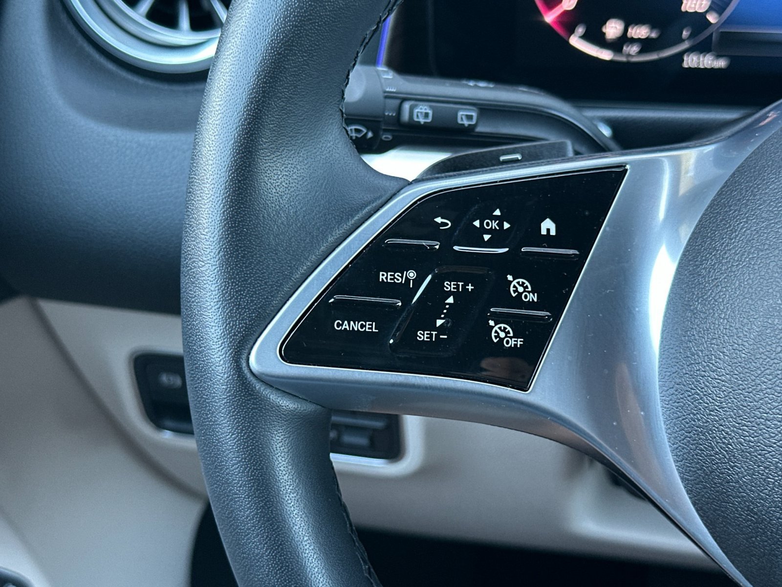 Certified 2026 Mercedes-Benz GLB 250 4MATIC image 25