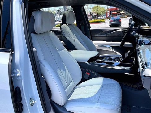 New 2026 Cadillac Escalade IQL Luxury w/ LPO, Floor Liner Package AWD/4WD image 36