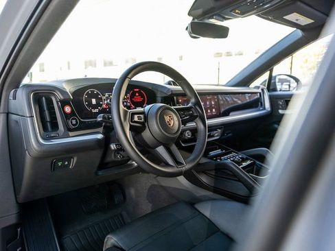 Certified 2026 Porsche Cayenne Coupe image 4