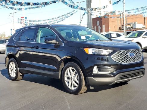 Used 2024 Ford Edge SEL w/ Convenience Package image 2