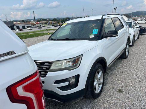 Used 2016 Ford Explorer XLT AWD/4WD image 1