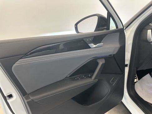 New 2026 Volkswagen Tiguan SE R-Line AWD/4WD image 15