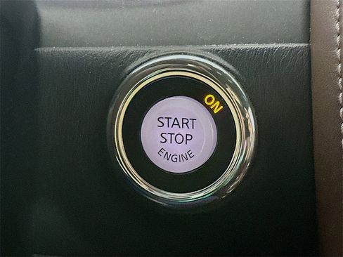 Used 2016 INFINITI QX80 Limited w/ All Season Package image 28