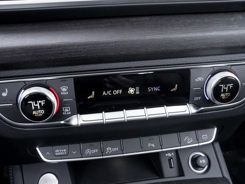 Certified 2025 Audi Q5 2.0T Premium Plus w/ Premium Plus Package image 17