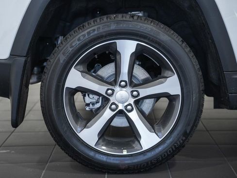 New 2026 Jeep Grand Cherokee Limited AWD/4WD image 17