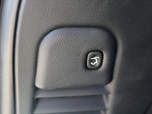 Used 2019 Jeep Grand Cherokee Altitude AWD/4WD image 40