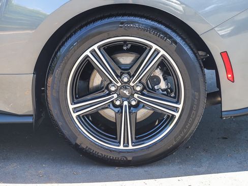 Used 2025 Ford Mustang Coupe RWD image 12