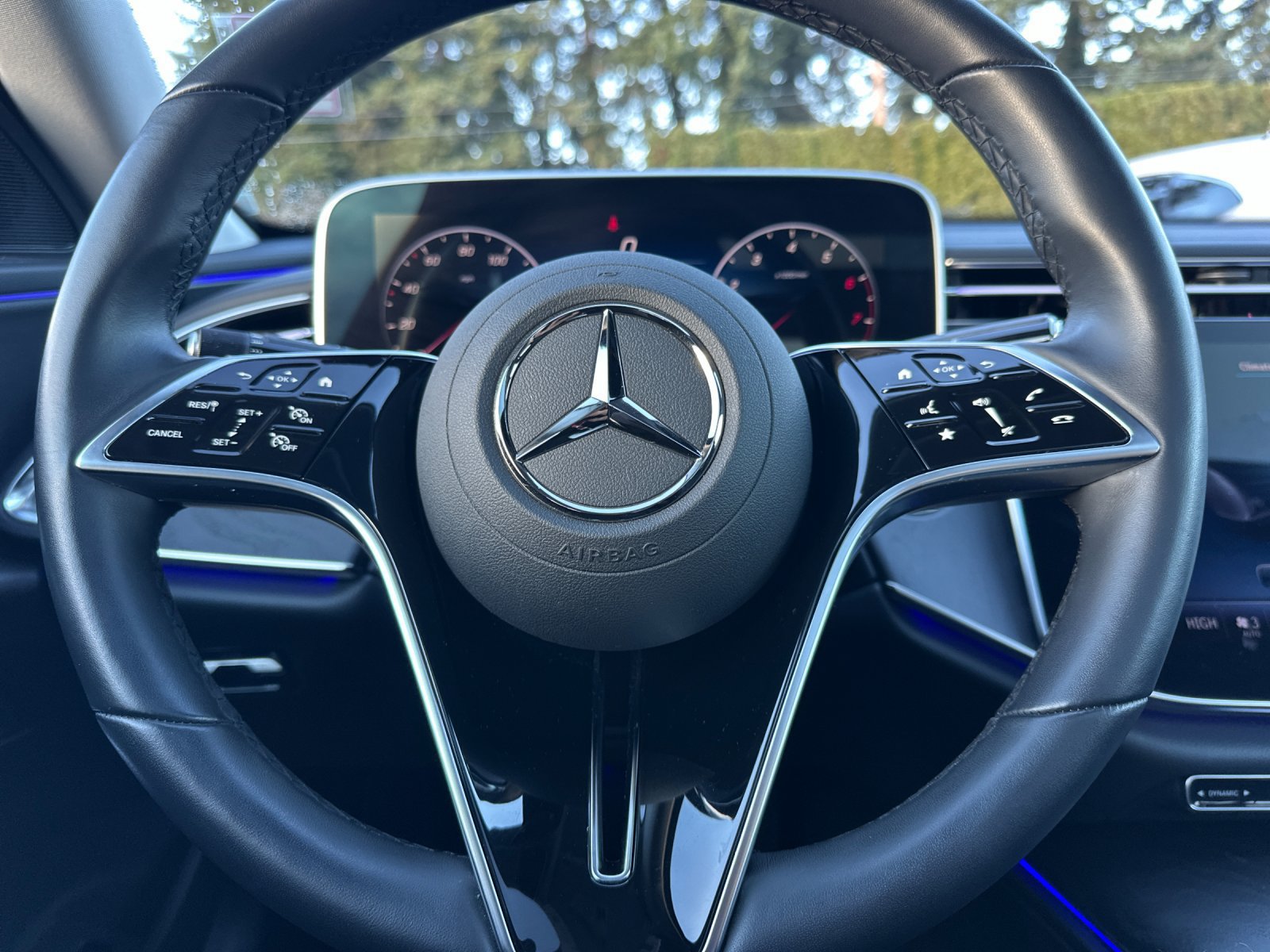 Used 2025 Mercedes-Benz E 350 4MATIC Sedan image 22