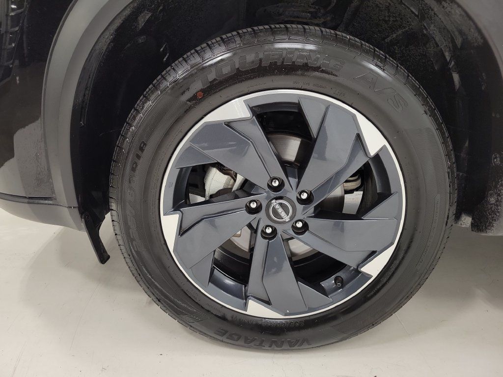 Used 2025 Nissan Rogue SV AWD/4WD image 8
