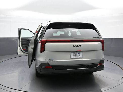 New 2026 Kia Carnival SX w/ SX Dark Edition Package FWD image 51