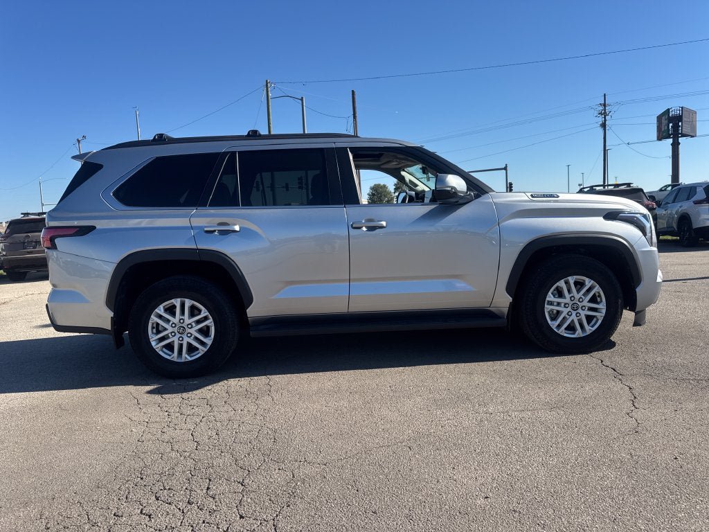 Used 2024 Toyota Sequoia SR5 w/ SR5 Premium Package AWD/4WD image 8