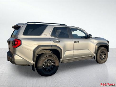 Certified 2025 Toyota 4Runner TRD Off-Road Premium AWD/4WD image 4