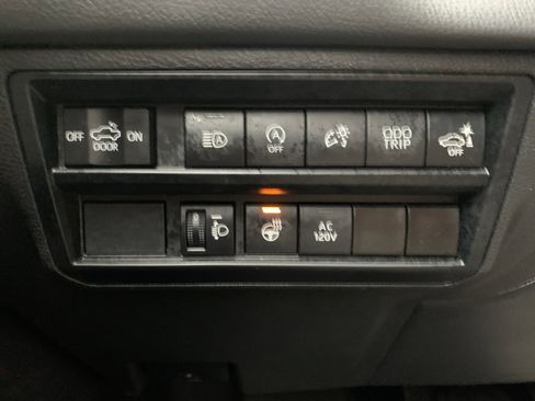 Used 2023 Toyota Tundra Limited image 38