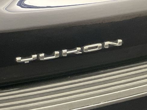 Used 2022 GMC Yukon SLT w/ SLT Premium Package AWD/4WD image 26