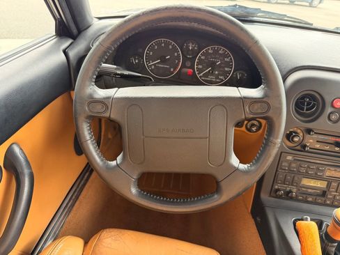 Used 1994 MAZDA MX-5 Miata RWD image 18