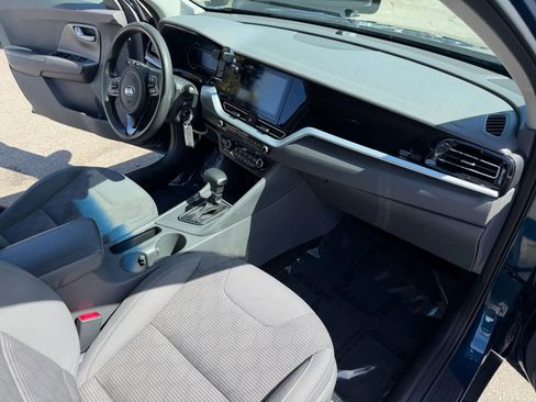 Used 2020 Kia Niro LX FWD image 13