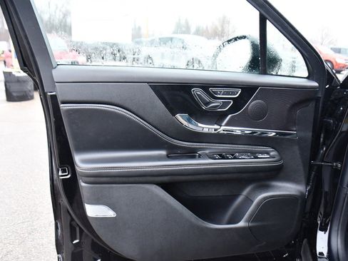 Used 2026 Lincoln Corsair Premiere image 23