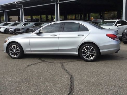 Used 2016 Mercedes-Benz C 300 4MATIC Sedan image 4