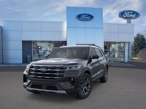 New 2026 Ford Explorer Active w/ Active Comfort Package image 2
