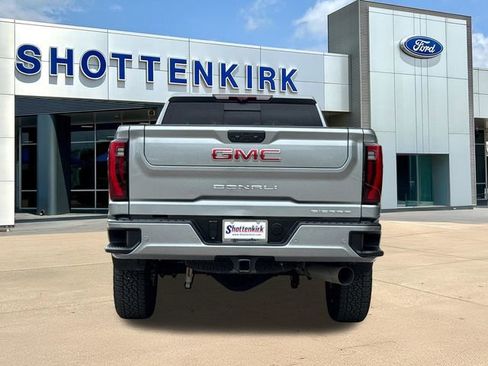 Used 2024 GMC Sierra 2500 Denali AWD/4WD image 8